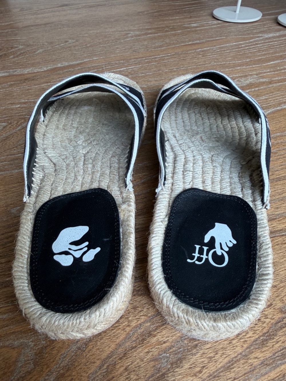Off-White Canvas Criss Cross Espadrillas Sandals Black and White - Picture 3 of 6